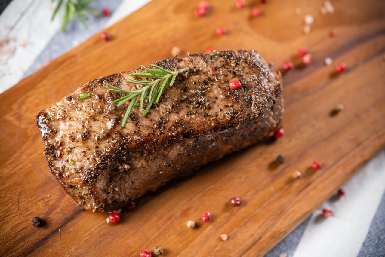 How Many Calories Are In Roast Beef? - HealthxTips